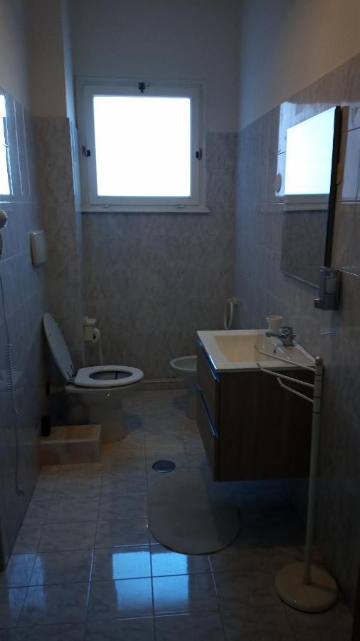 Giordiehouse2 لاتينا المظهر الخارجي الصورة